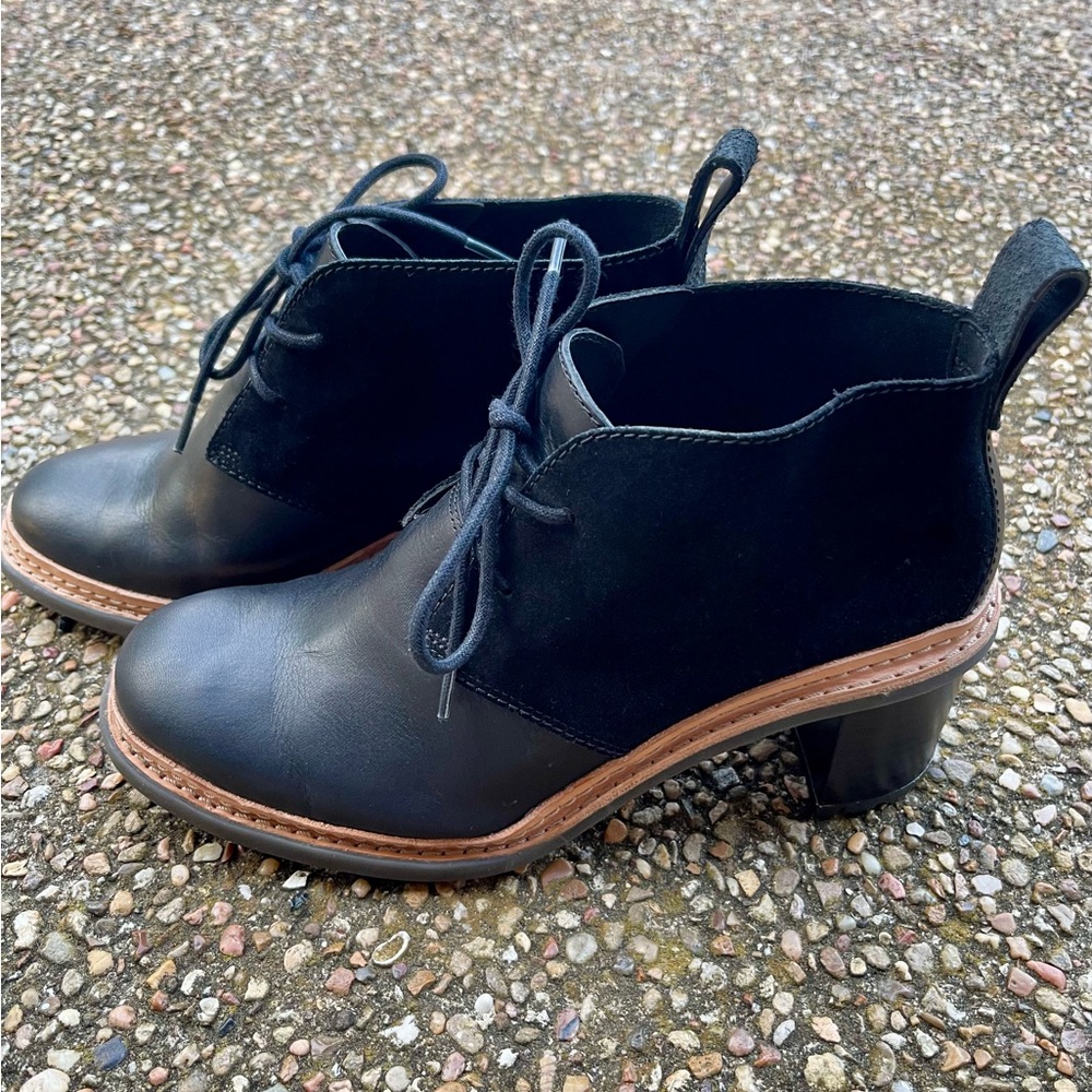 Clarks Trace Glow Black Leather and Suede Lace-up Heeled Ankle Boots